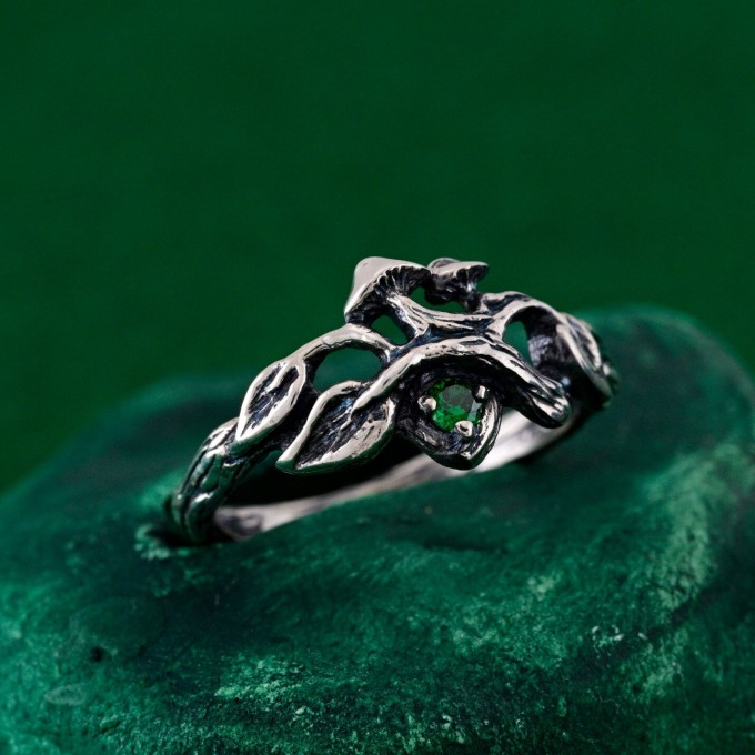 Unisex Gothic Wedding Ring – Witchy Statement Ring, Silver Geometric Design, Unique Gothic Jewelry for All Genders