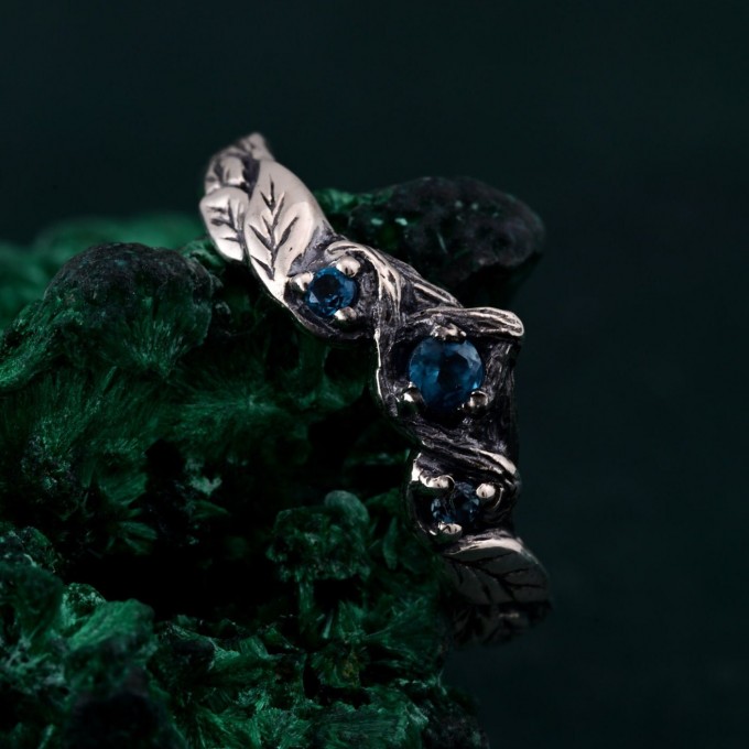 Whispers of Dusk: Gothic Leaf Sapphire Ring