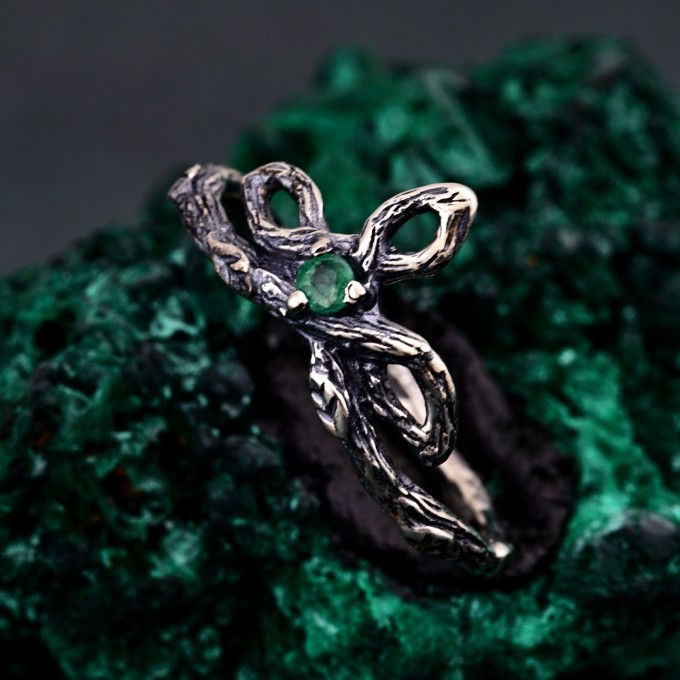 Whimsical Emerald Branch Tiara Ring – Rustic Cottagecore Bridal Jewelry, Artisan Silver Knot Wedding Band for Enchanted Forest Engagement