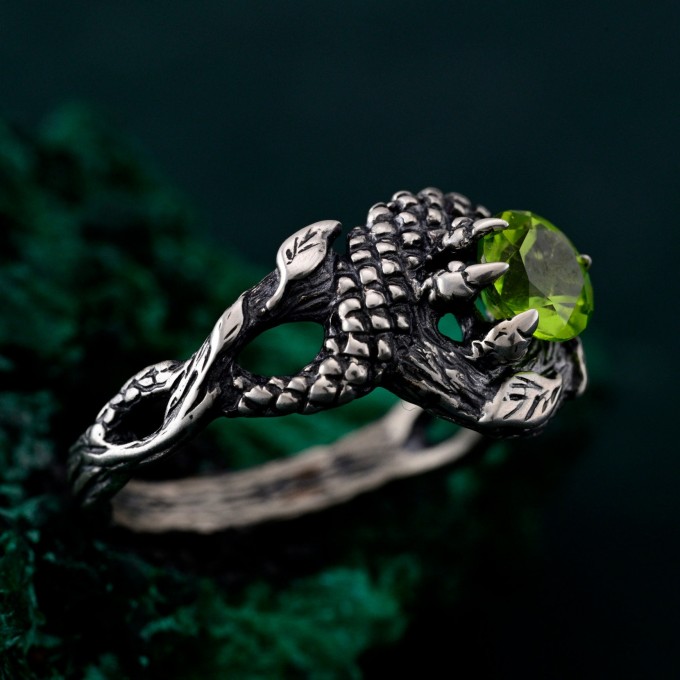 Exquisite Peridot Serpent Ring - Vintage Dragon Mystique in Fantasy Silver
