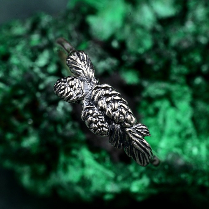 Elegant Minimalist Silver Ring with Twig and Pinecone – Unique Christmas Jewelry for Women