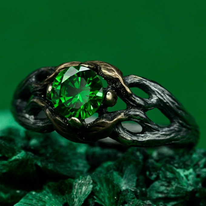 Gothic Dark Silver Ring with Emerald Glow – Symbol of Power