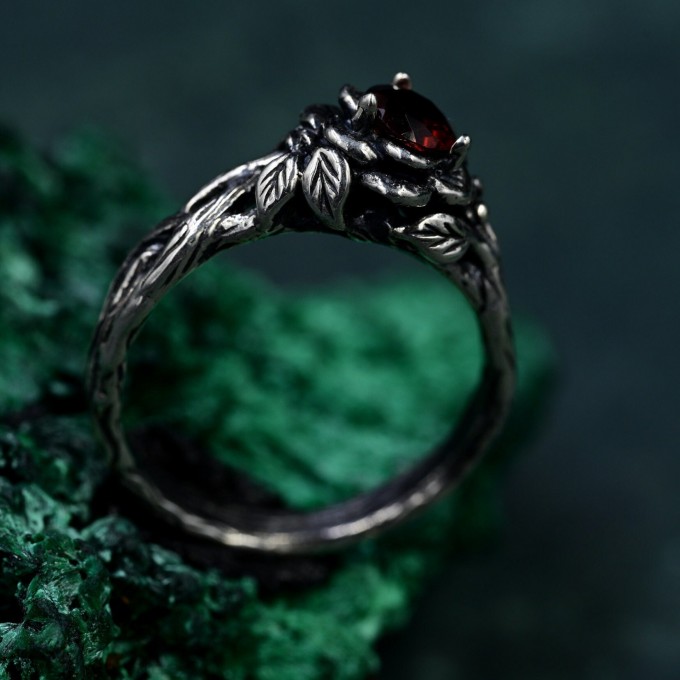 Handmade Silver Lotus Ring – Elegant Nature-Inspired Jewelry with Chic Floral Design