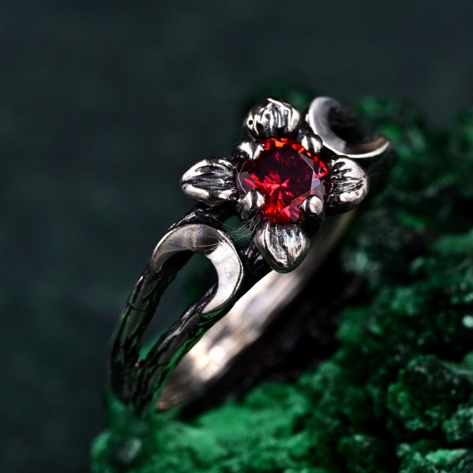 Lunar Trinity Garnet Ring – Triple Goddess Celestial Jewelry