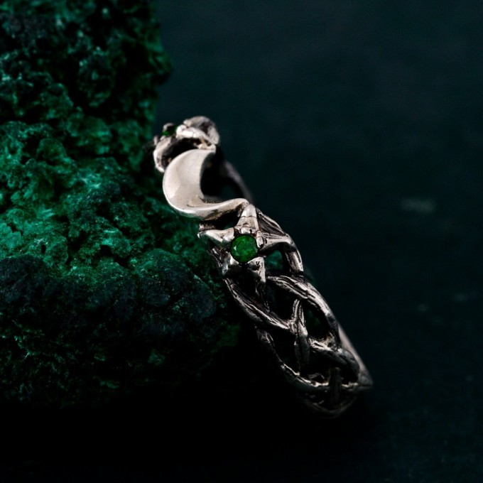Gothic Silver Ring with Emerald and Sunburst Motif