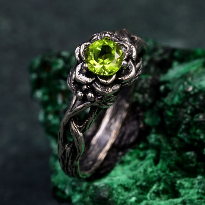 Elegant Peridot Lotus Ring - Nature-Inspired Silver Band with Leaf Detail