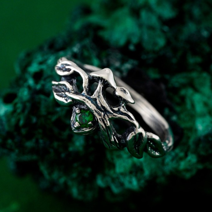 Unisex Gothic Wedding Ring – Witchy Statement Ring, Silver Geometric Design, Unique Gothic Jewelry for All Genders