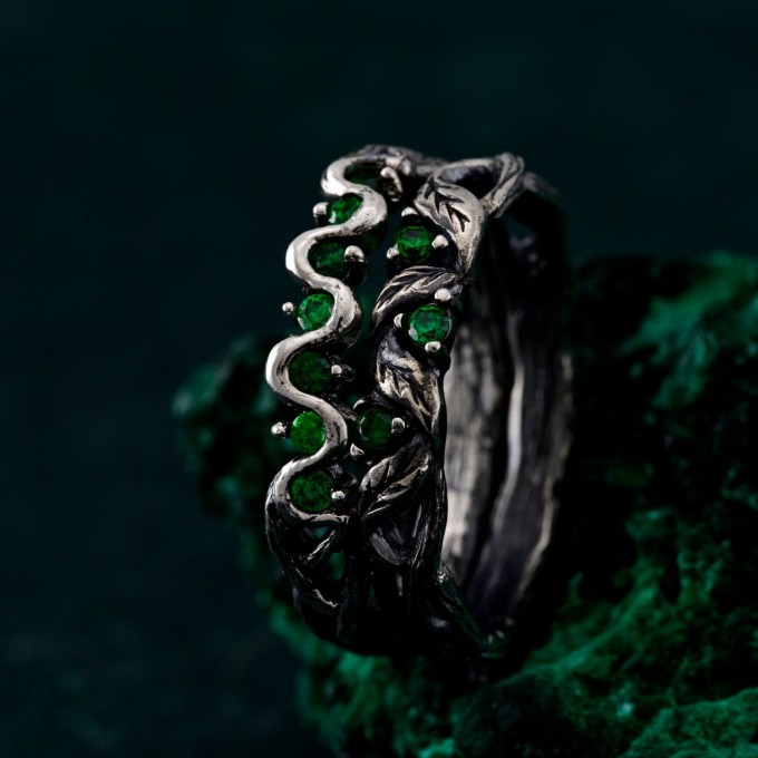 Gothic Silver Ring with Serpent and Emerald Design