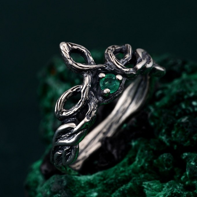 Silver Fairy Elven Ring: Small Vine Branch and Leaf Design