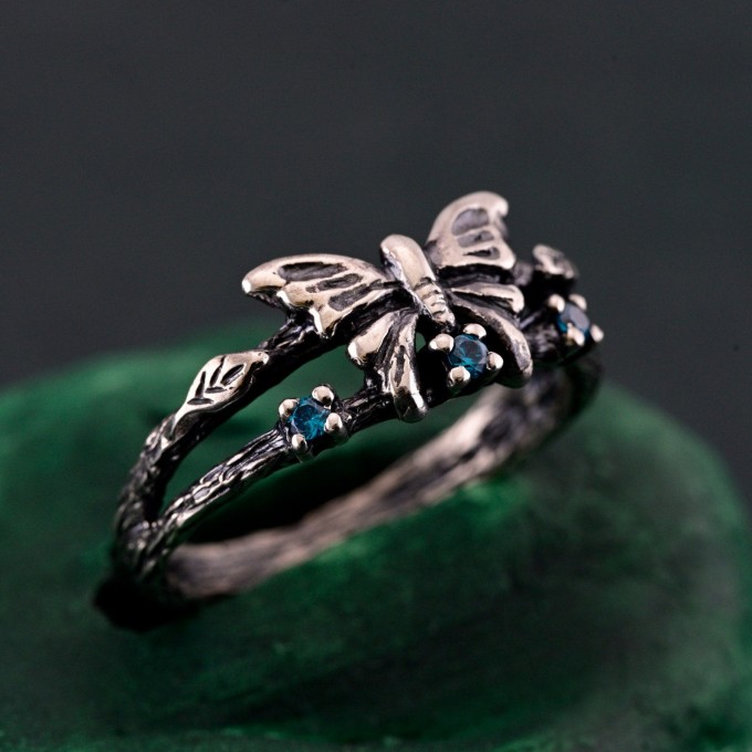 Exquisite Butterfly of Destiny Ring - Unique and Graceful Butterfly Design